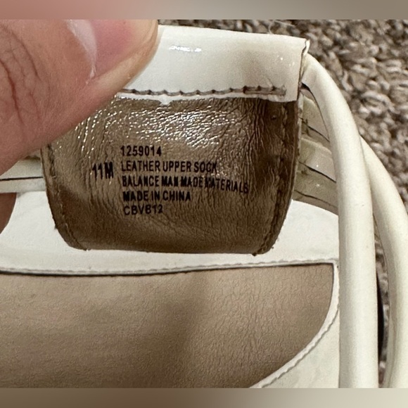 Sofft White Slip On Sandals Sz 11 New with Box - Picture 4 of 5